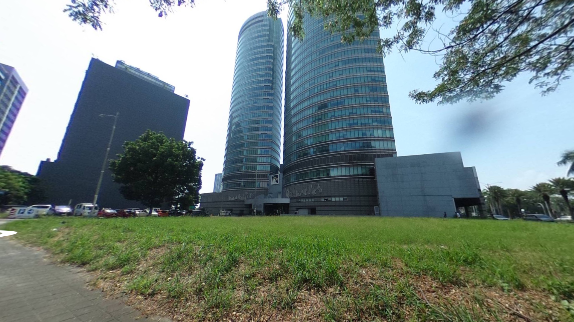 Insular Life Alabang Outside and Lobby